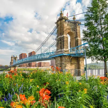 Smale Riverfront Park in Cincinnati, Ohio next to the John A Roebling Suspension Bridge  License Type: media  Download Time: 2021-08-17T17:10:12.000Z  User: AMccarthy_lonelyplanet  Is Editorial: No  purchase_order:   