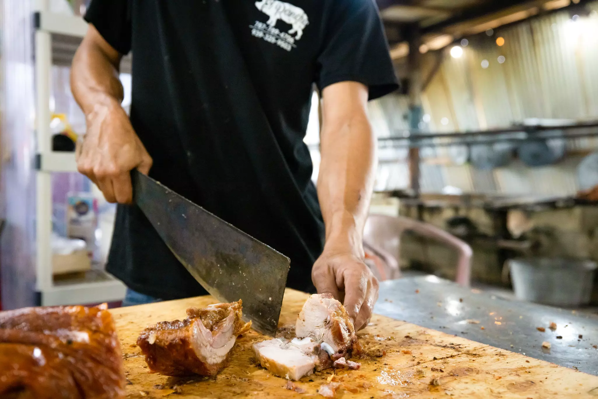 El Rancho de Apa, in Guaynabo, is famous for its slow-roasted pork and traditional Puerto Rico twirling technique © Alejandro Granadillo / Lonely Planet