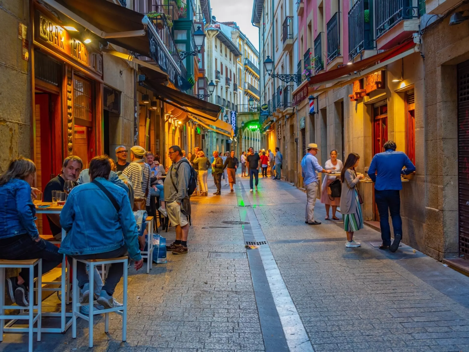 Whether you come for the beaches or the pintxos, here are the best times to visit San Sebastián. trabantos/Shutterstock
