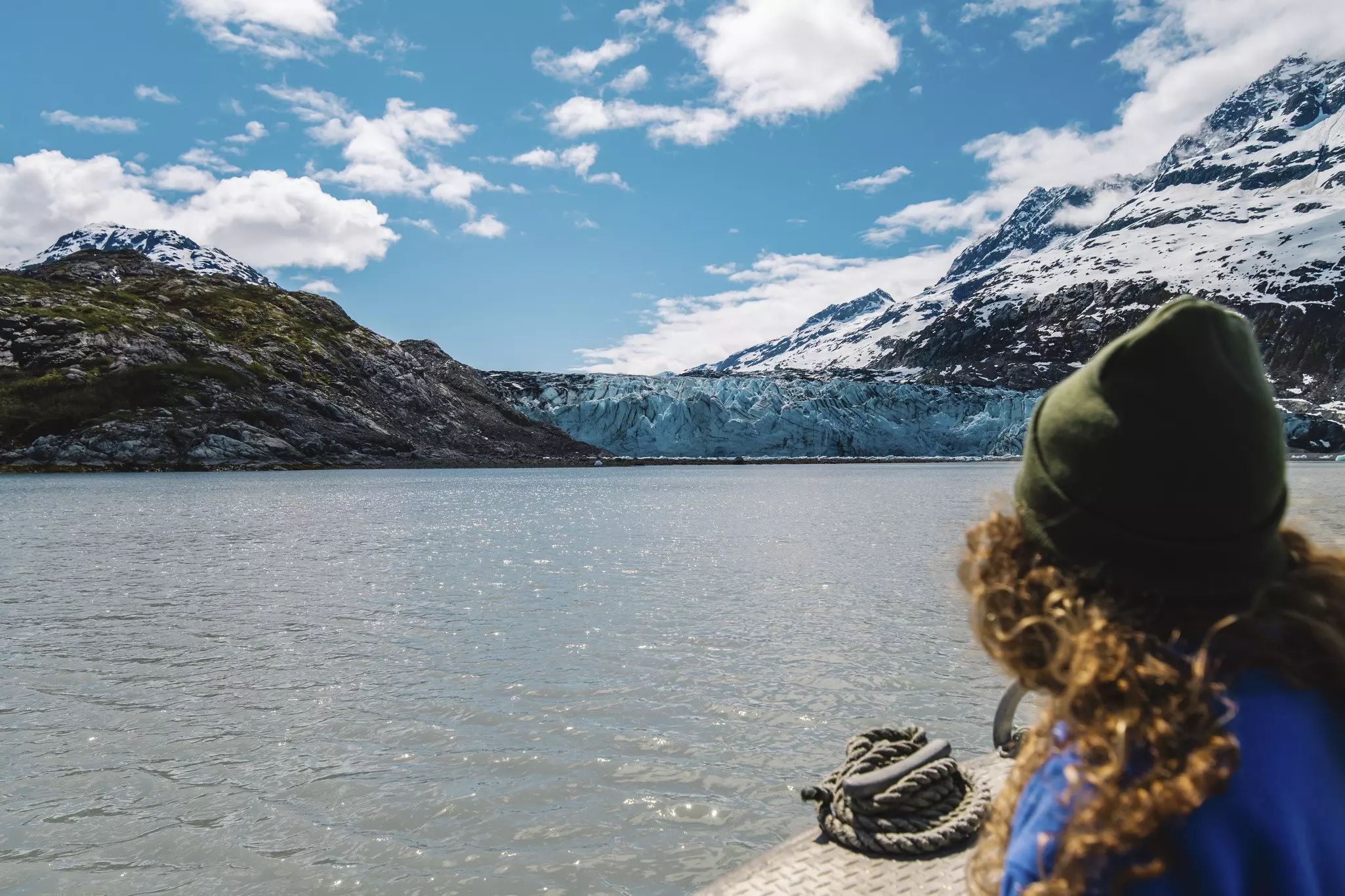The shorelines of Alaska are seemingly endless, and accommodate many kinds of boating adventures © Courtesy of Travel Alaska