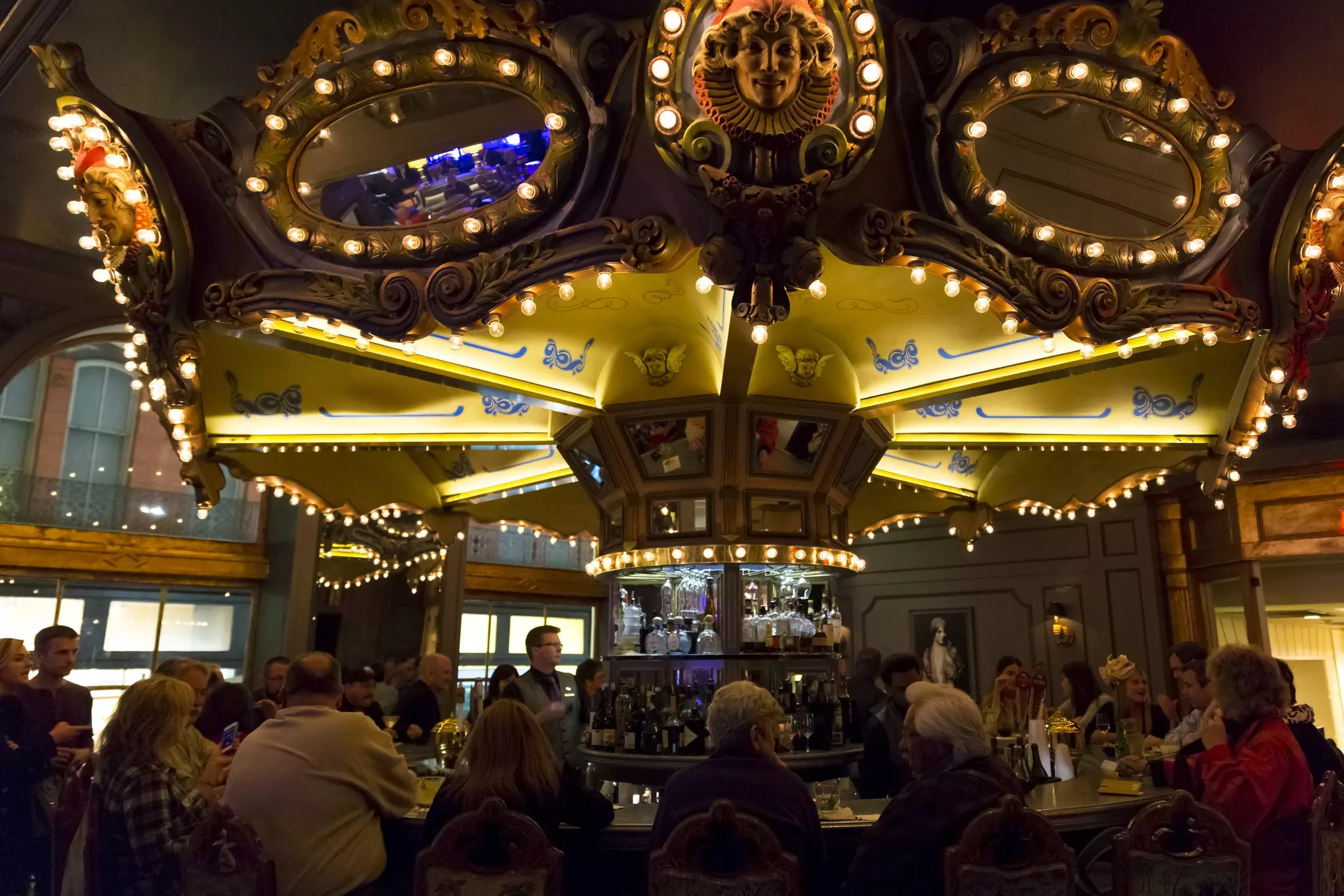 Grab a seat at the rotating Carousel Bar to hear a few stories – and maybe write one, too © Tim Graham / Getty Images