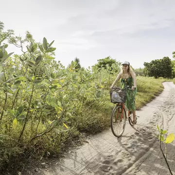 Budget travelers are in for a treat on the Gili Islands © Manuel Sulzer / Getty Images
