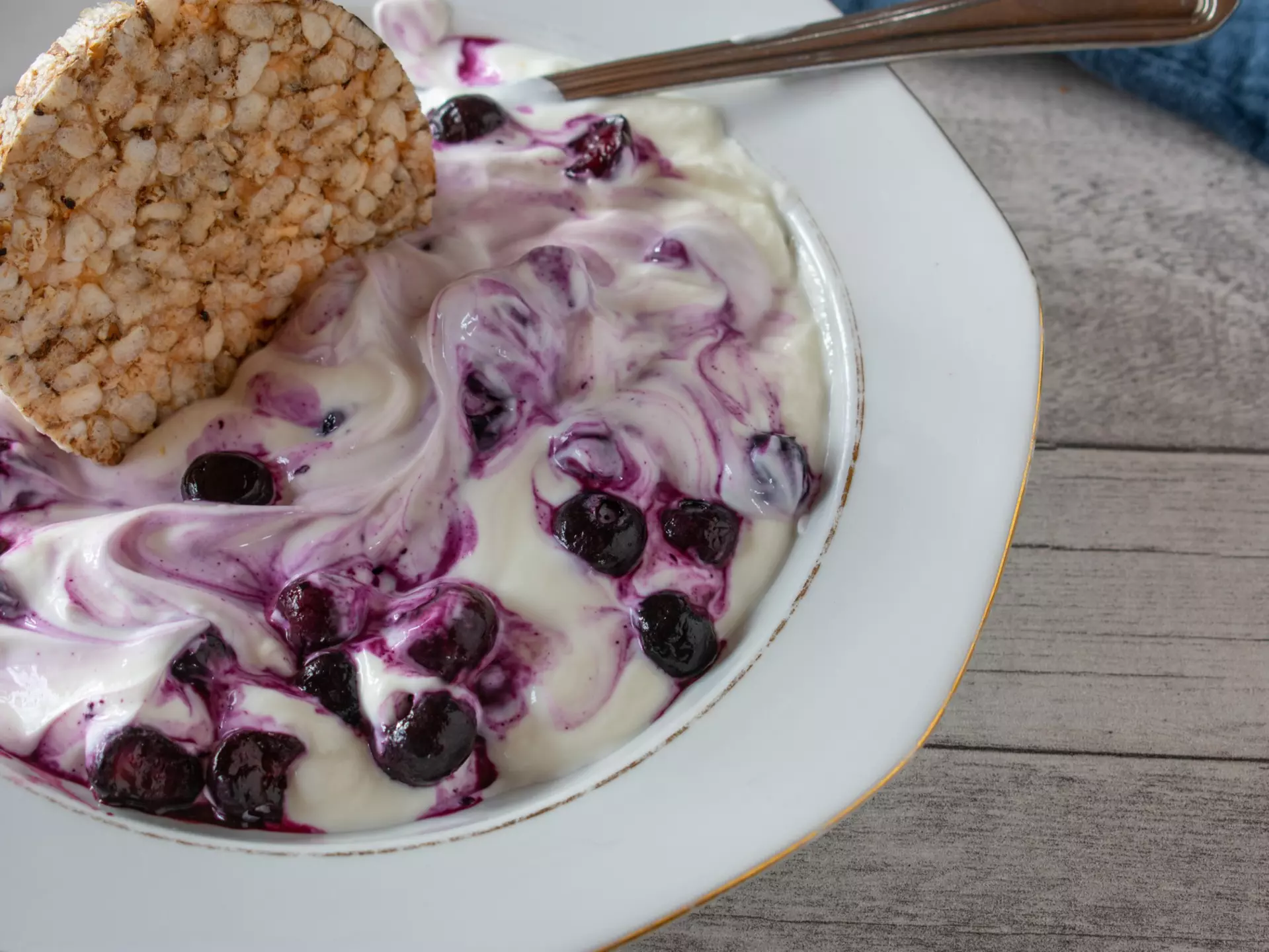 Skyr with fruits and rice cracker