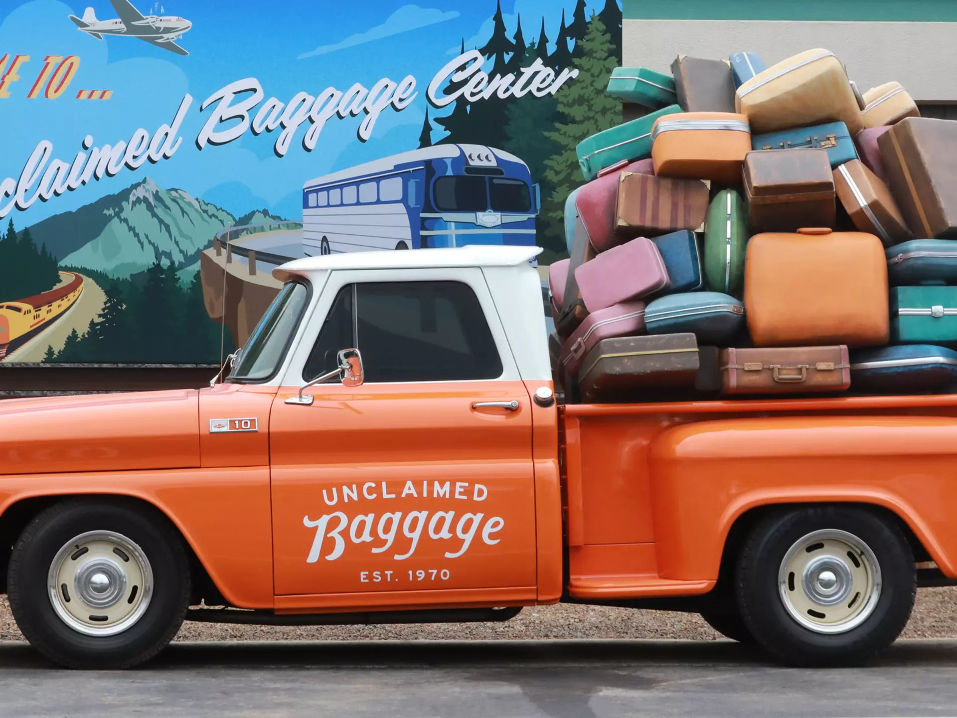 Unlike typical thrift stores, Unclaimed Baggage is full of clothing and other items people liked enough to take on an trip, from designer items to electronics © Jeff Greenberg / Getty Images