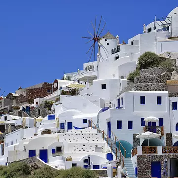 Traditional village of Thira. Yiannis Papadimitriou/Shutterstock