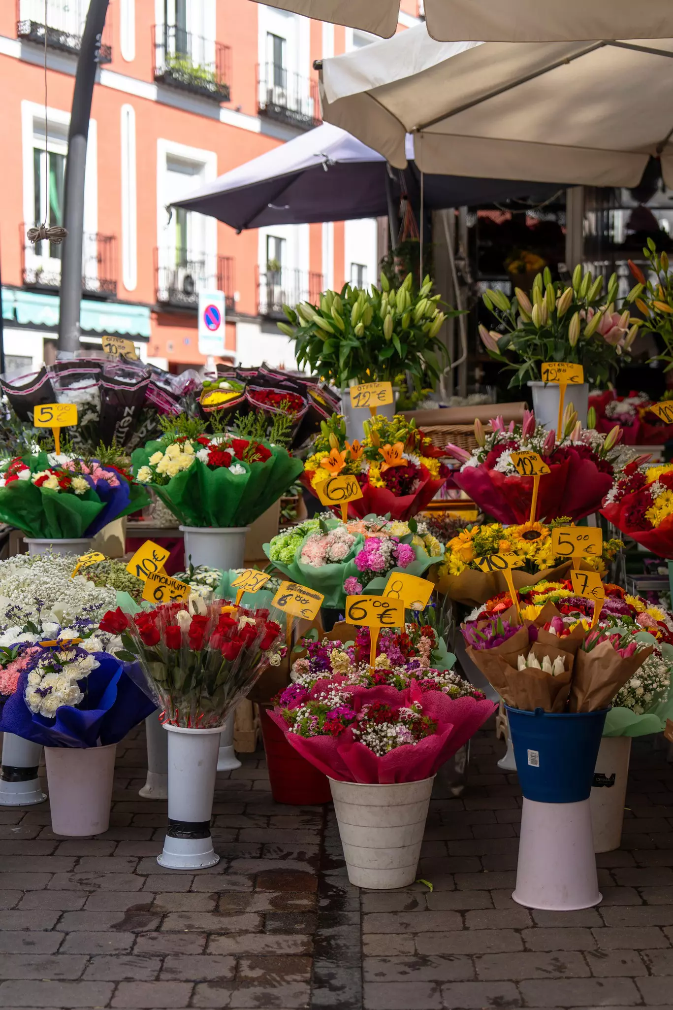 Flowers at El Rastro Market