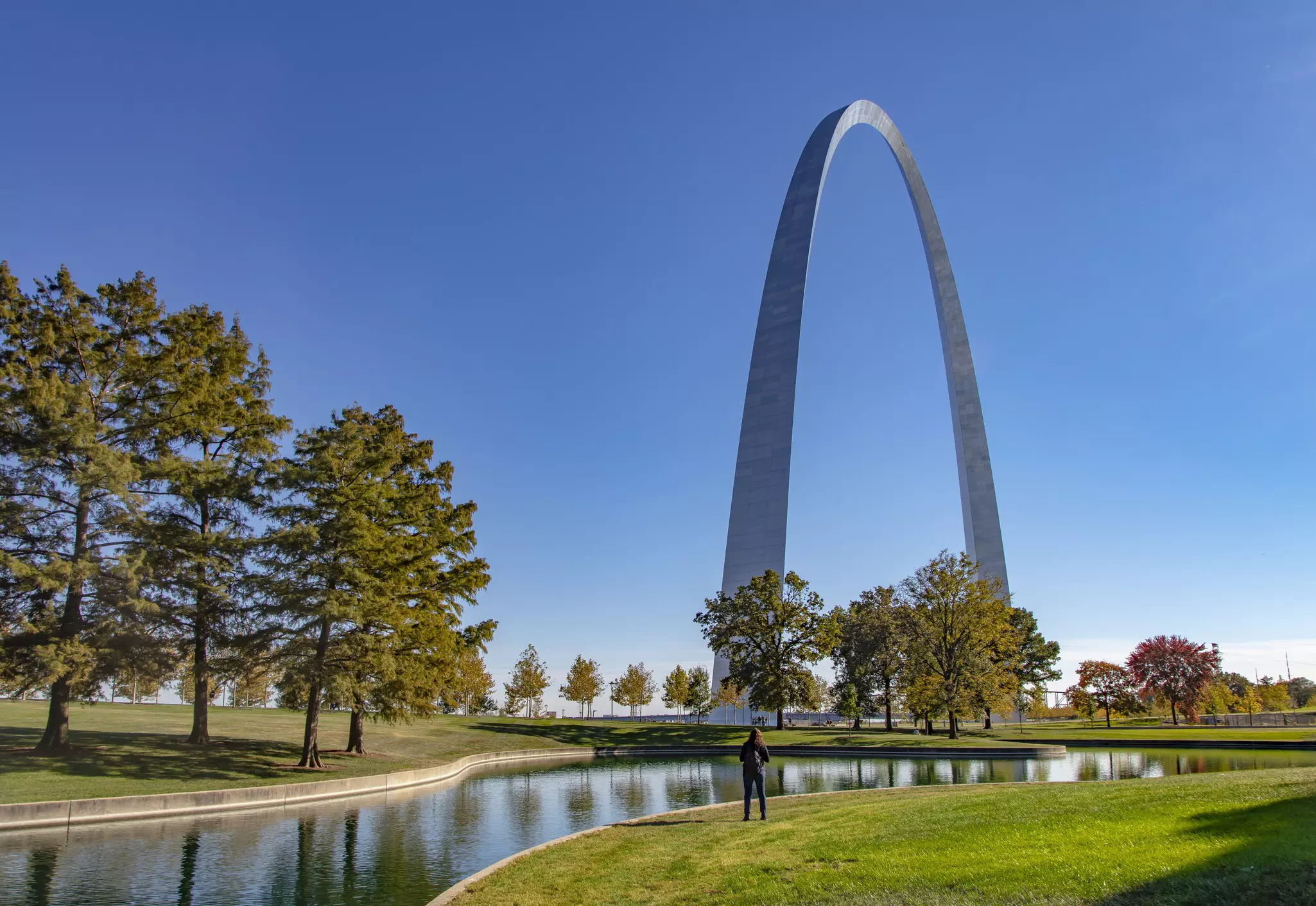Gateway Arch across the reflection pool