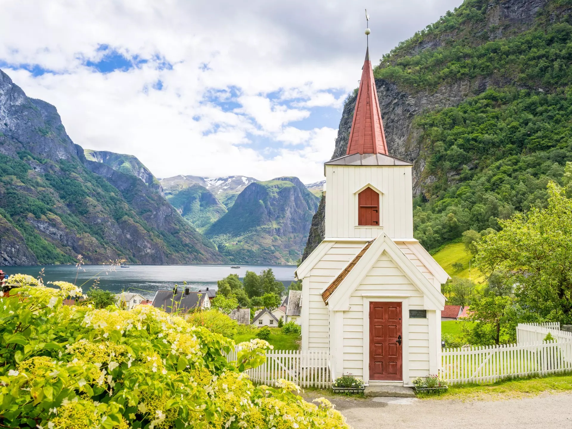 Undredal at Aurlandsfjord, Norway. ThomBal/Shutterstock