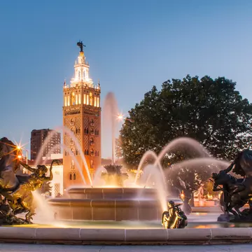 The fountain at Mill Creek Park, Kansas City, Missouri. Wallace Weeks/Shutterstock