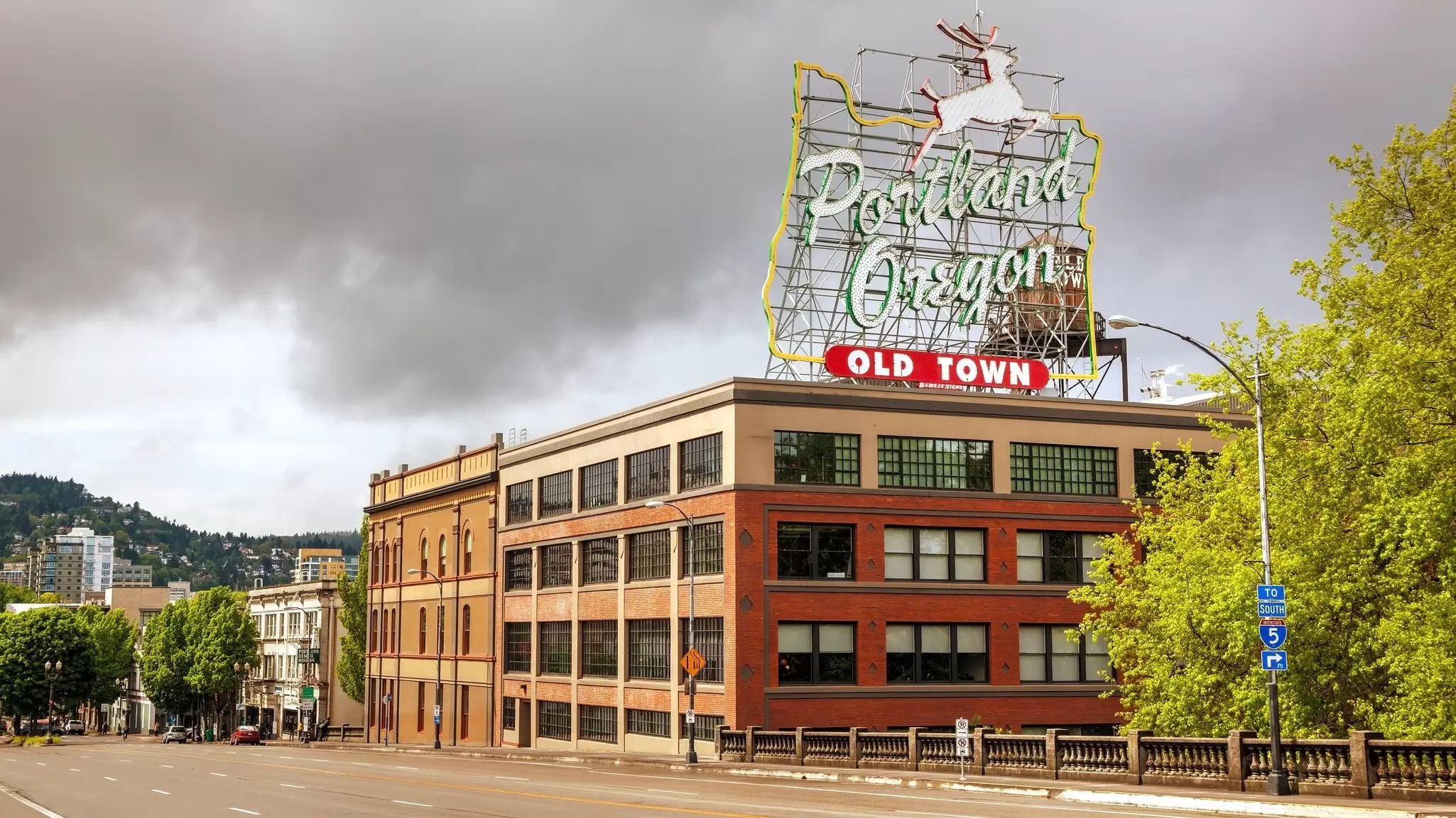 Here are seven neighborhoods where you can soak up Portland’s cool, alternative, quirky vibes. Shutterstock