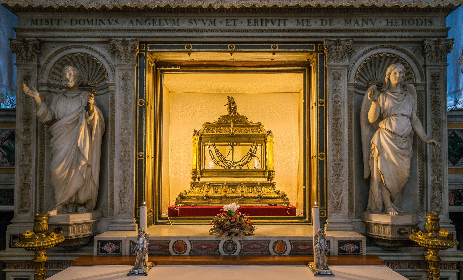 The chains of Saint Peter, in the Church of San Pietro in Vincoli in Rome, Italy, March-24-2018; Shutterstock ID 1054416815; your: Claire Naylor; gl: 65050; netsuite: Online ed; full: Rome POIs
1054416815