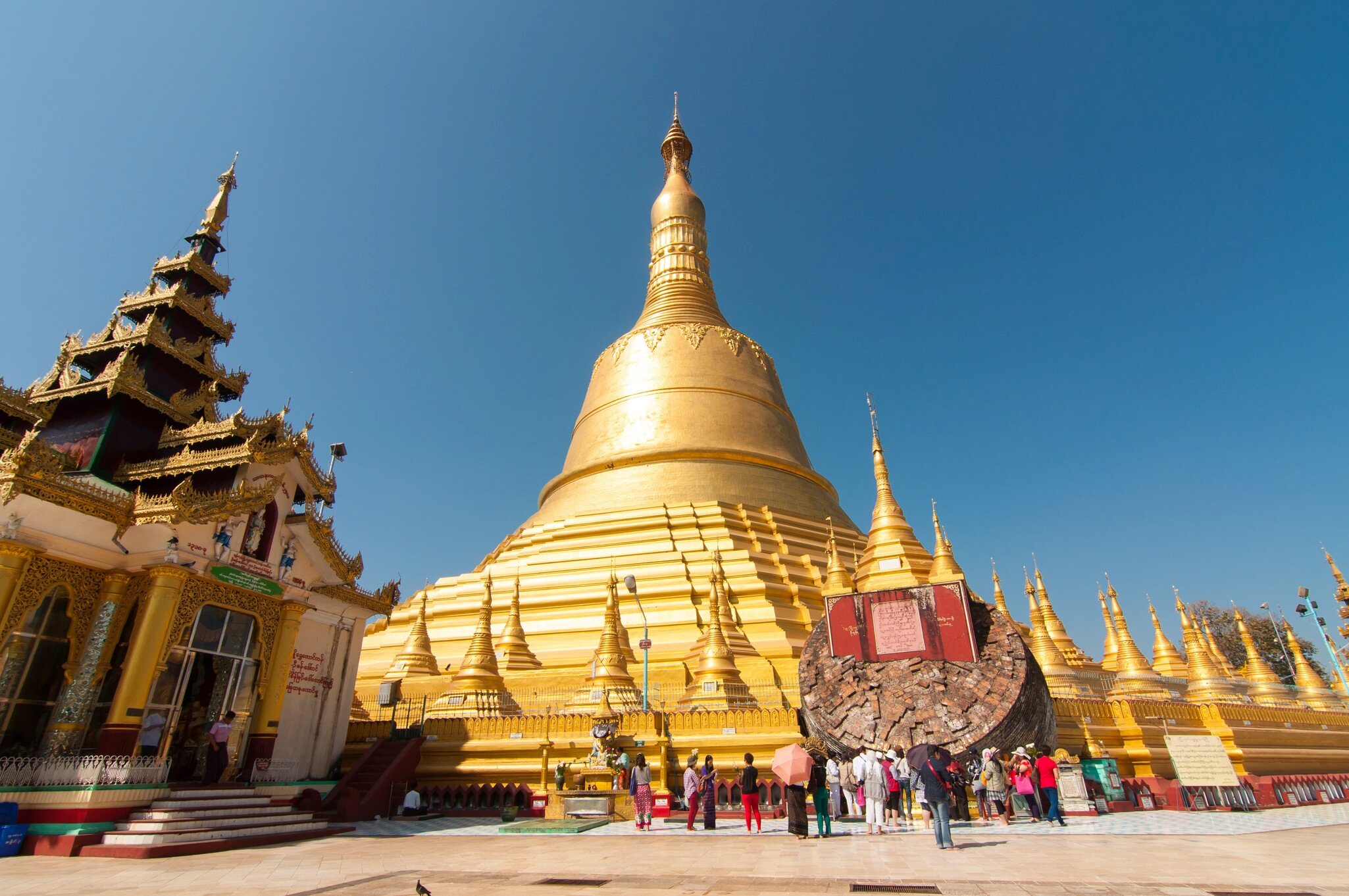 Bago, Myanmar-February 21,2014:Lots of traveler in Shwemawdaw pagoda,The tallest pagoda in Myanmar. http://www.istockphoto.com/stock-photo-32035640-shwemawdaw-pagoda-bago-myanmar.php?st=4e21bca http://www.istockphoto.com/stock-photo-19308612-shwem...