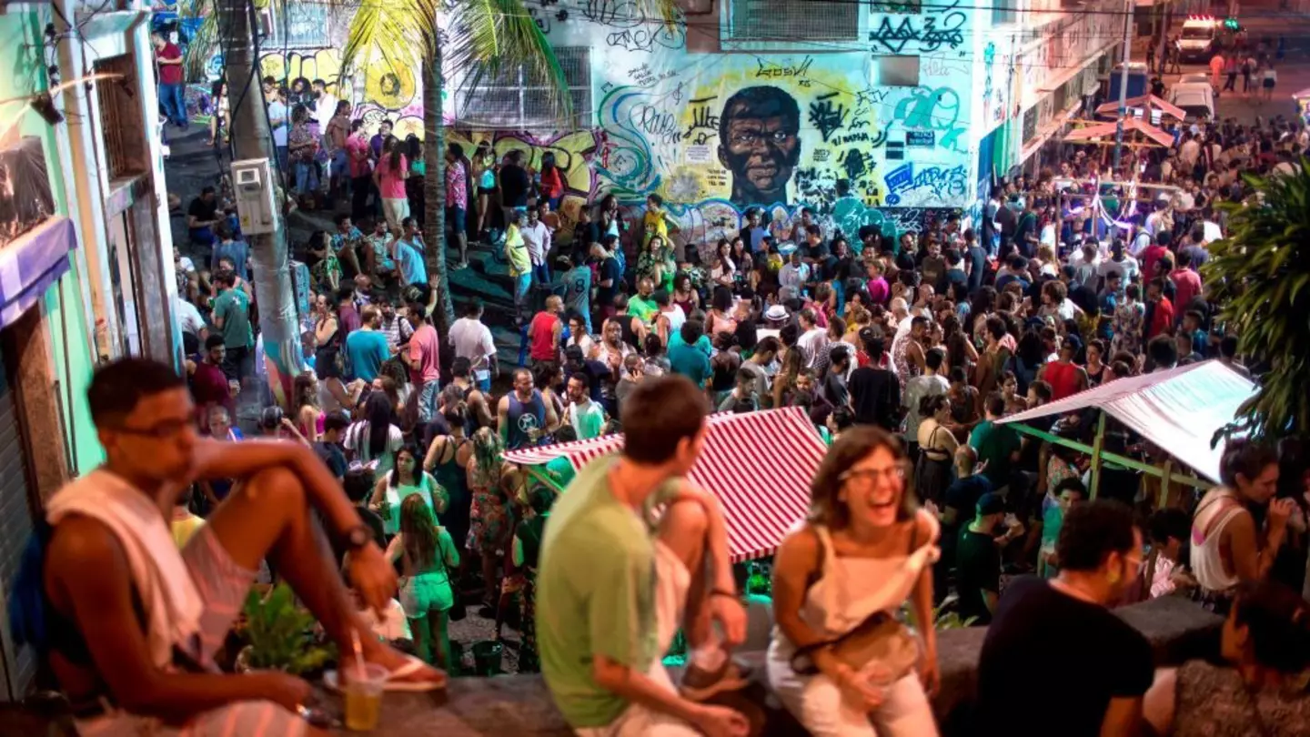 People dance to live samba music at Pedro do Sal in Rio © MAURO PIMENTEL / Getty Images