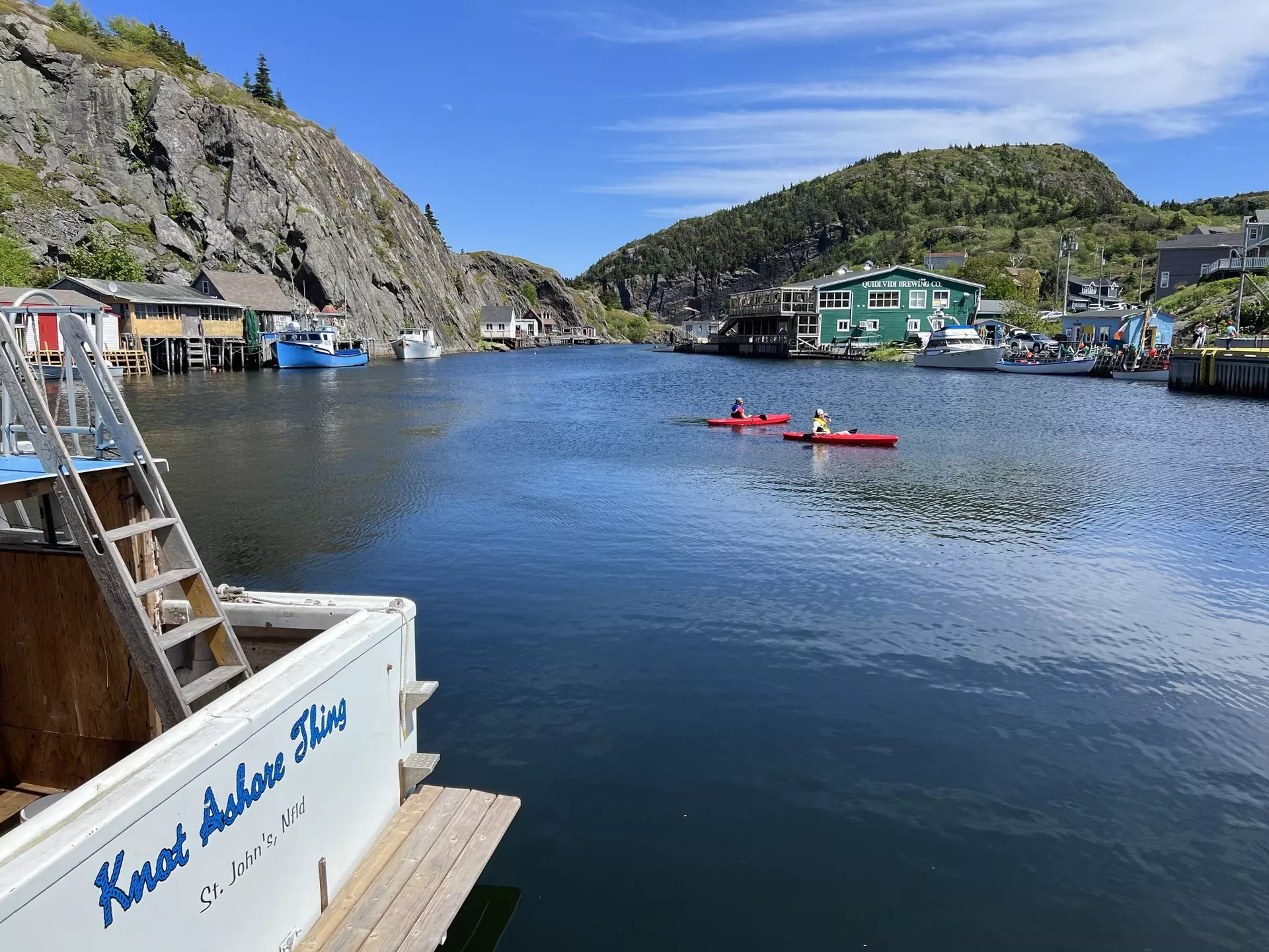 Jessica Lockhart kayaking in Newfoundland © Jessica Lockhart / Lonely Planet