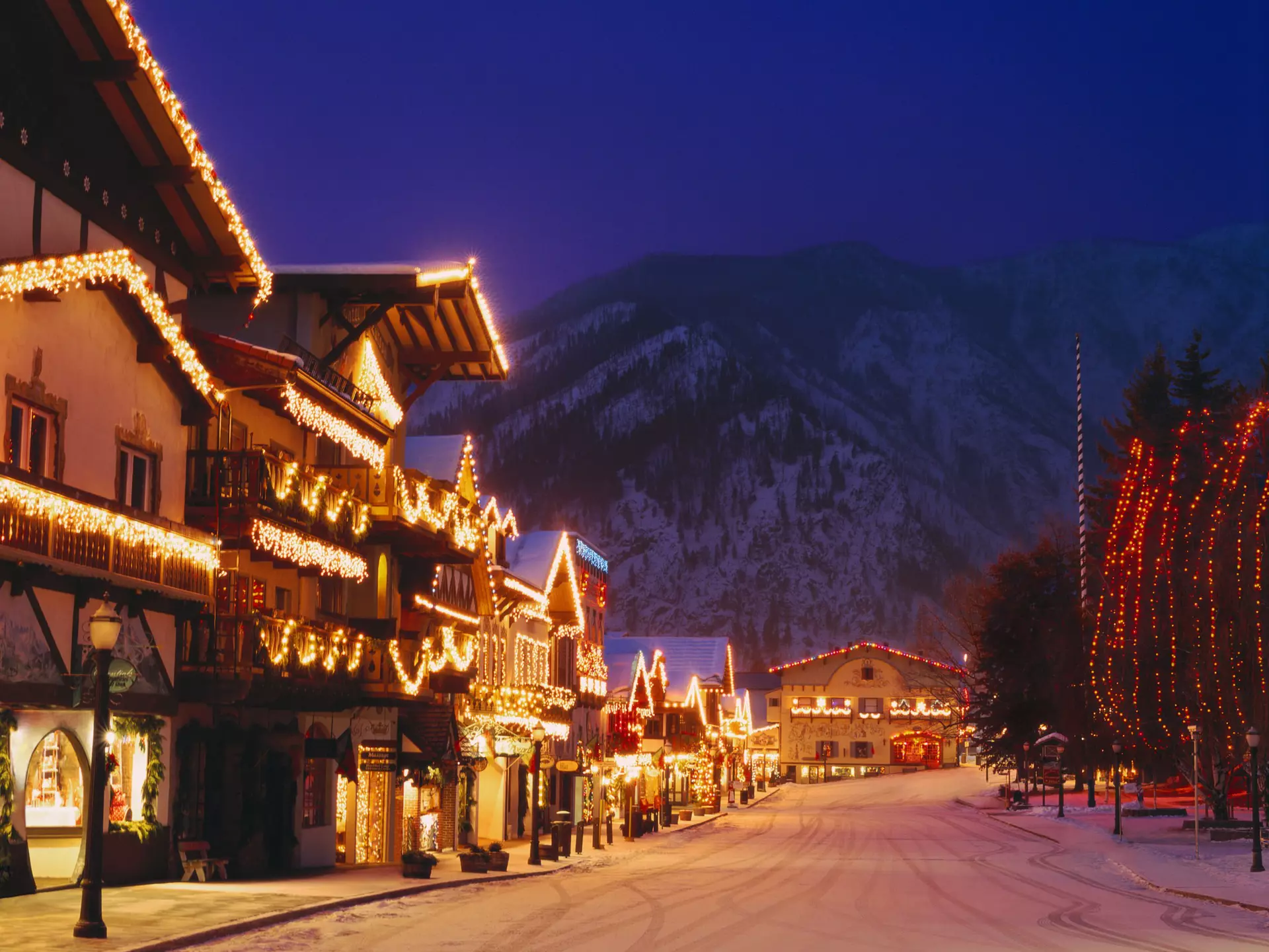 Streetscape with Christmas lights in Leavenworth, Chelan County, Washington State, USA