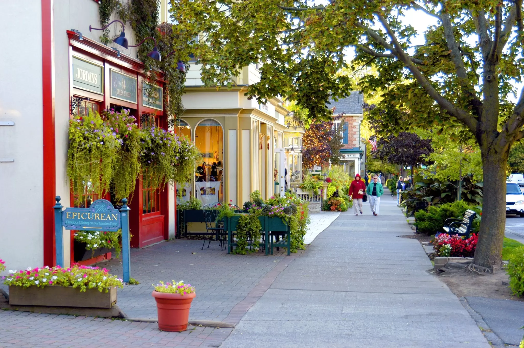 The main shopping street in Niagara-on-the-Lake. Dennis MacDonald/Shutterstock