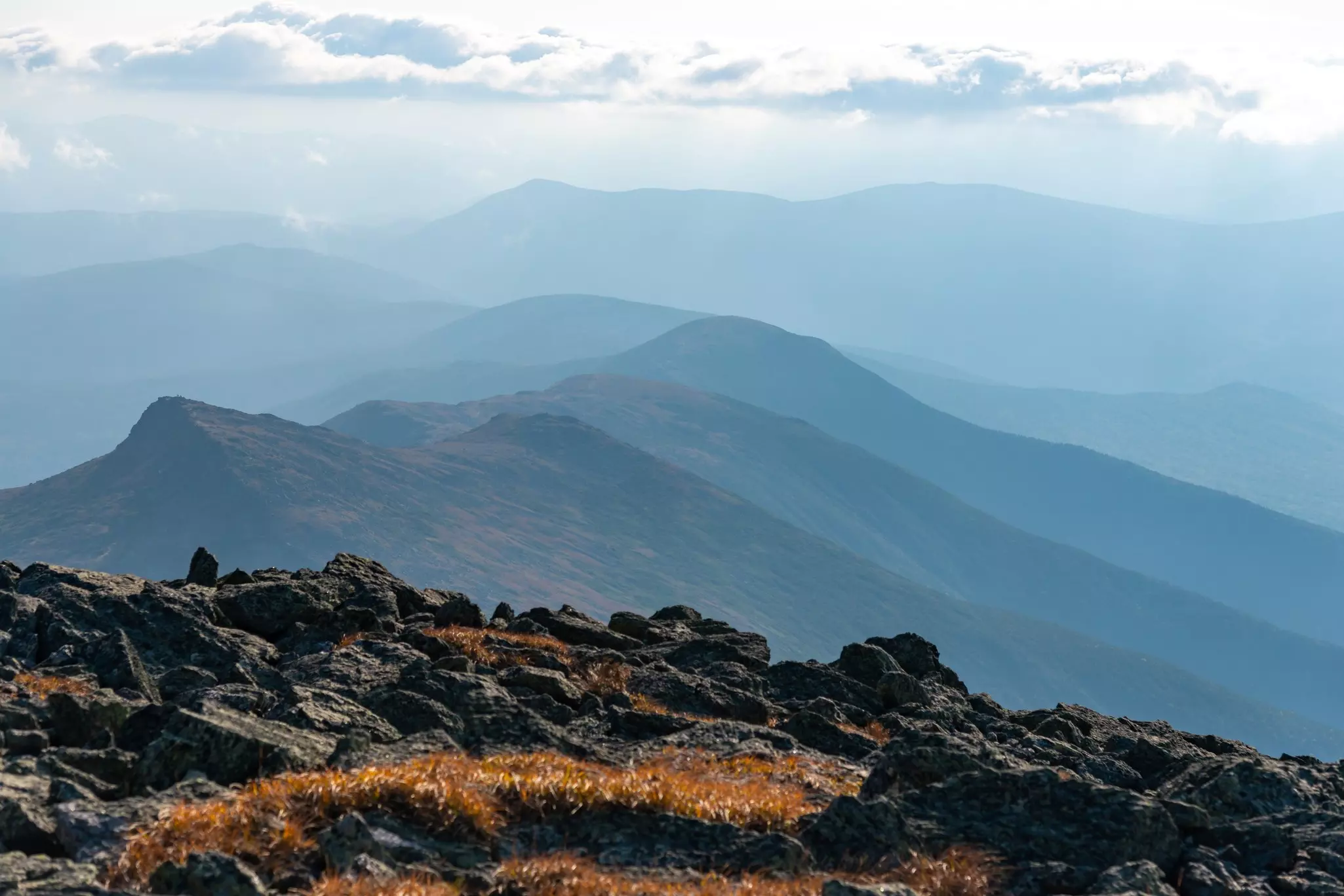 Presidential Range view from Mt. Washington. White Mountain National Forest, New Hampshire, USA., License Type: media, Download Time: 2025-08-11T14:01:02.000Z, User: rhylton_redventures, Editorial: false, purchase_order: 65050 - Digital Destinations and Articles, job: Lonely Planet, client: wip, other: Rhianydd Hylton
