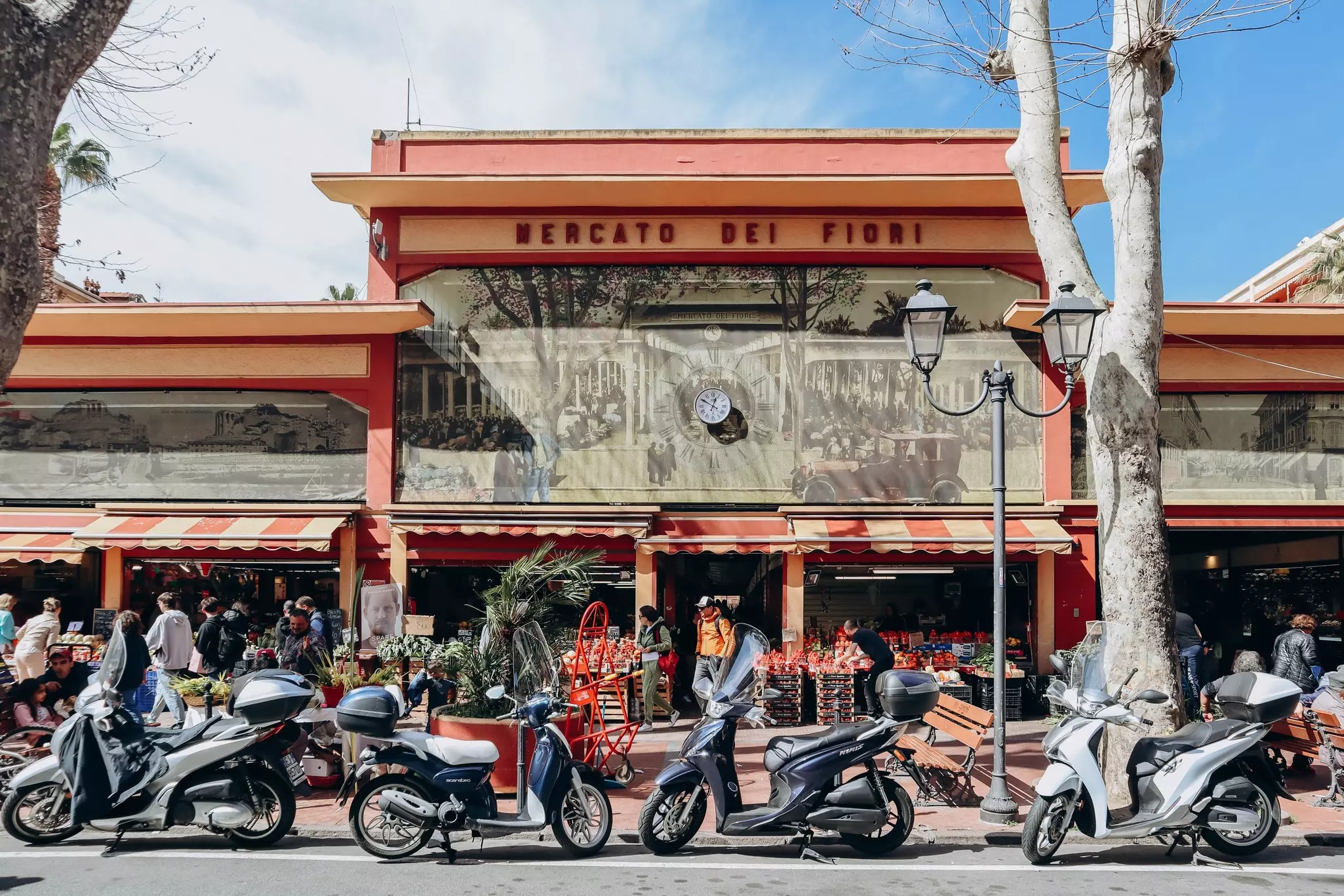 Prince Harry, Duke of Sussex and Meghan, Duchess of Sussex greet Maori elders while attending a traditional welcome ceremony on the lawns of Goverment House on October 28, 2018 in Wellington, New Zealand