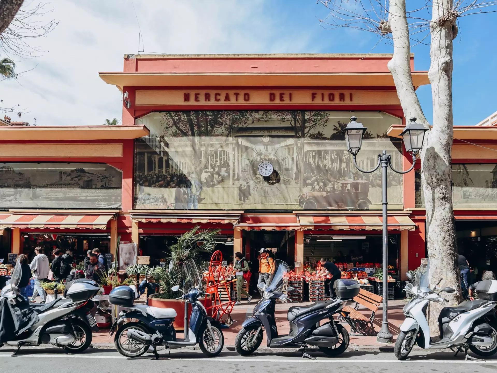 Prince Harry, Duke of Sussex and Meghan, Duchess of Sussex greet Maori elders while attending a traditional welcome ceremony on the lawns of Goverment House on October 28, 2018 in Wellington, New Zealand