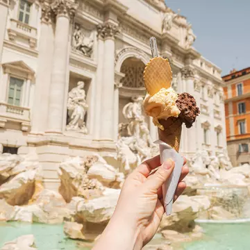The joy of eating and drinking in Italy. Dudaeva/Shutterstock