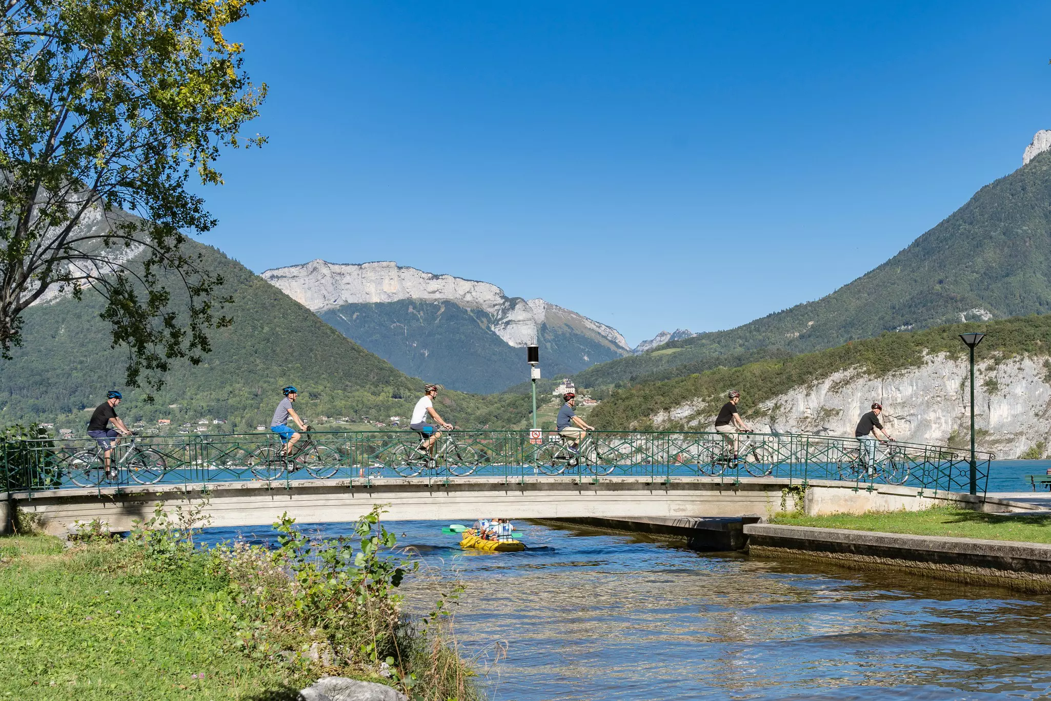 The route is well signposted and broadly follows the lakeshore, so it's hard to get lost © Tobias Joon-Ho Persson / Shutterstock