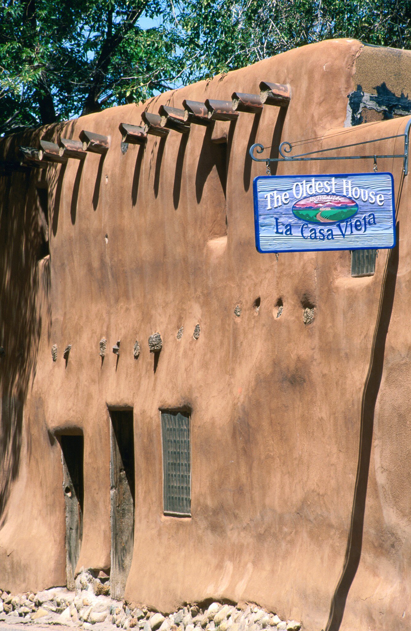 La Casa Vieja in Santa Fe is considered by some to be the oldest house in the USA.