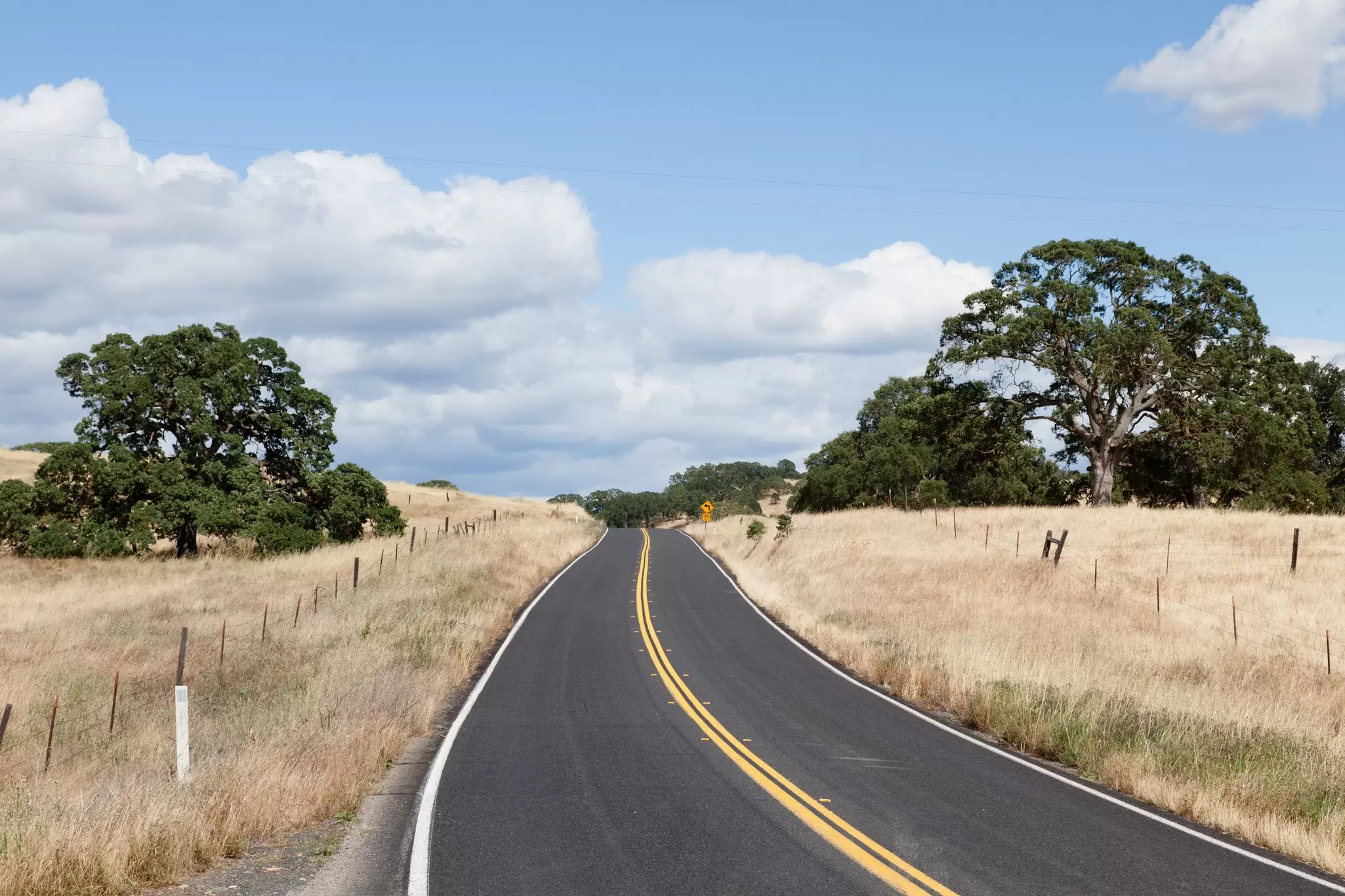Sierra foothills around Mariposa, California. Mariusz S. Jurgielewicz/Shutterstock