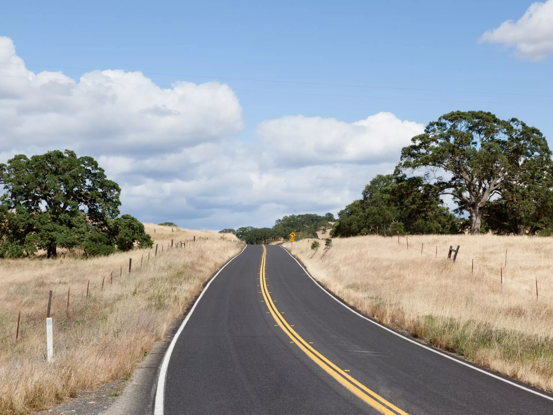 Sierra foothills around Mariposa, California. Mariusz S. Jurgielewicz/Shutterstock