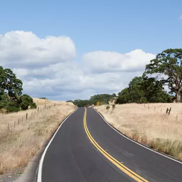 Sierra foothills around Mariposa, California. Mariusz S. Jurgielewicz/Shutterstock