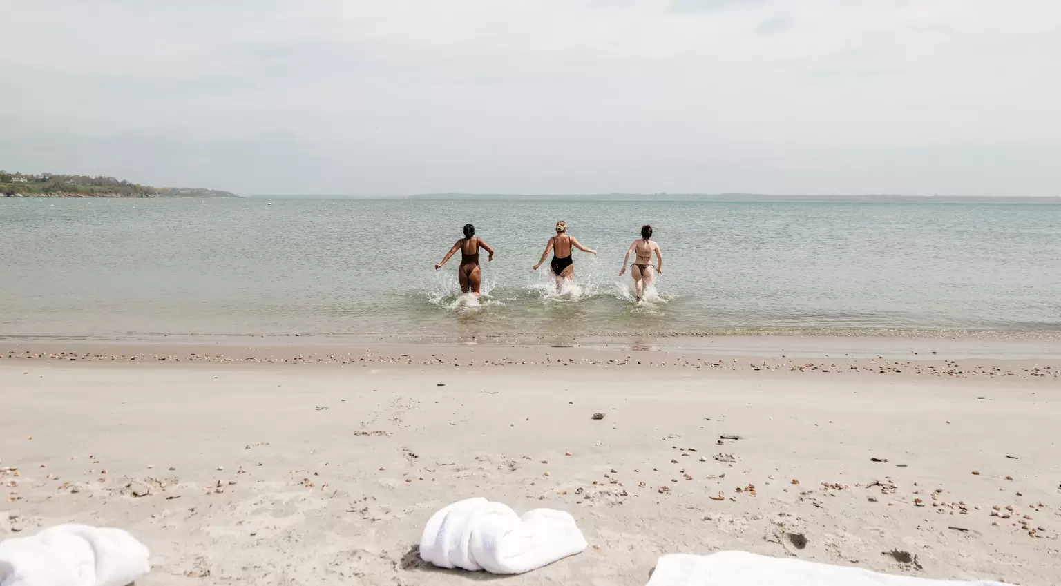 Sauna and ocean plunge with Newport Sauna. Owner Elena Soini, is an IYRS trained woodworker who handcrafted the sauna.Farm Coast