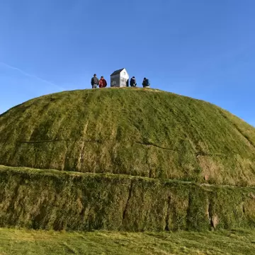  Þúfa (Thufa) – Art Mound Overlooking Reykjavík Harbor, Iceland, License Type: media, Download Time: 2025-10-22T10:55:00.000Z, User: oneseven7891, Editorial: false, purchase_order: 56530 - Guidebooks, job: Global Publishing WIP, client: Iceland 14, other: Dominic Allen