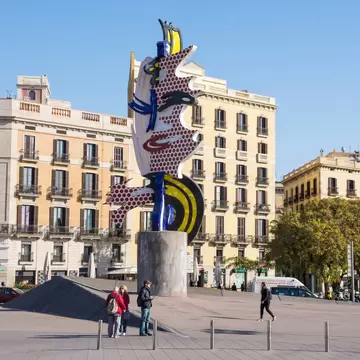 El Cap de Barcelona in Barcelona. El Cap de Barcelona is a sculpture created by American Pop artist Roy Lichtenstein for the 1992 Olympics in Barcelona.
