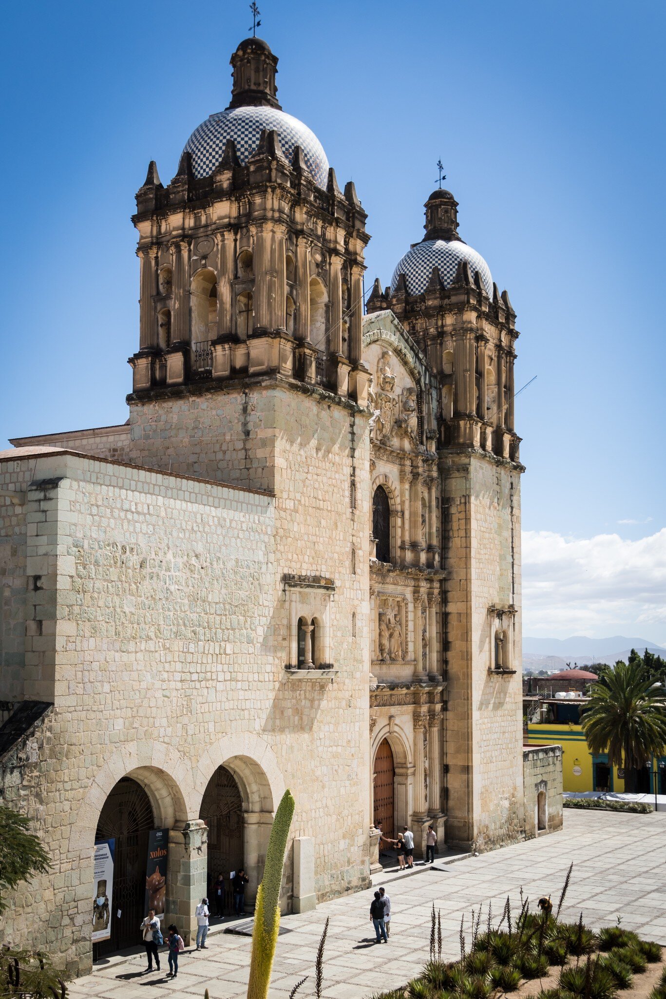 Exterior view of the Templo de Santo Domingo de Guzmán in Oaxaca City, Mexico.