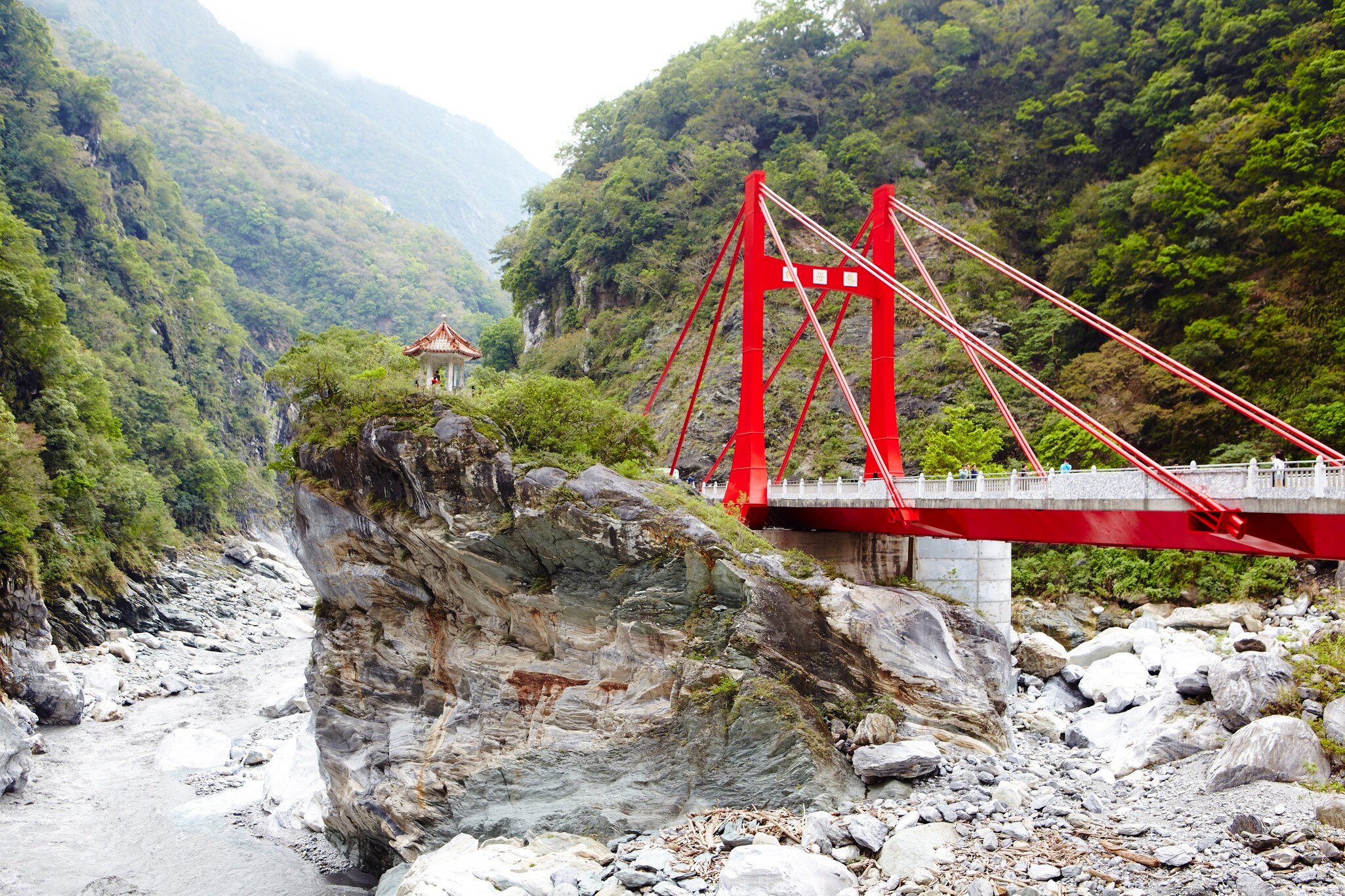 Small pavilion and a stone lion by Cihmu Bridge at the higher end of Taroko Gorge.
LP Great Escape TAIWAN OCT 2016
Lonely Planet Traveller Magazine, issue 97, Great Escape, Taiwan