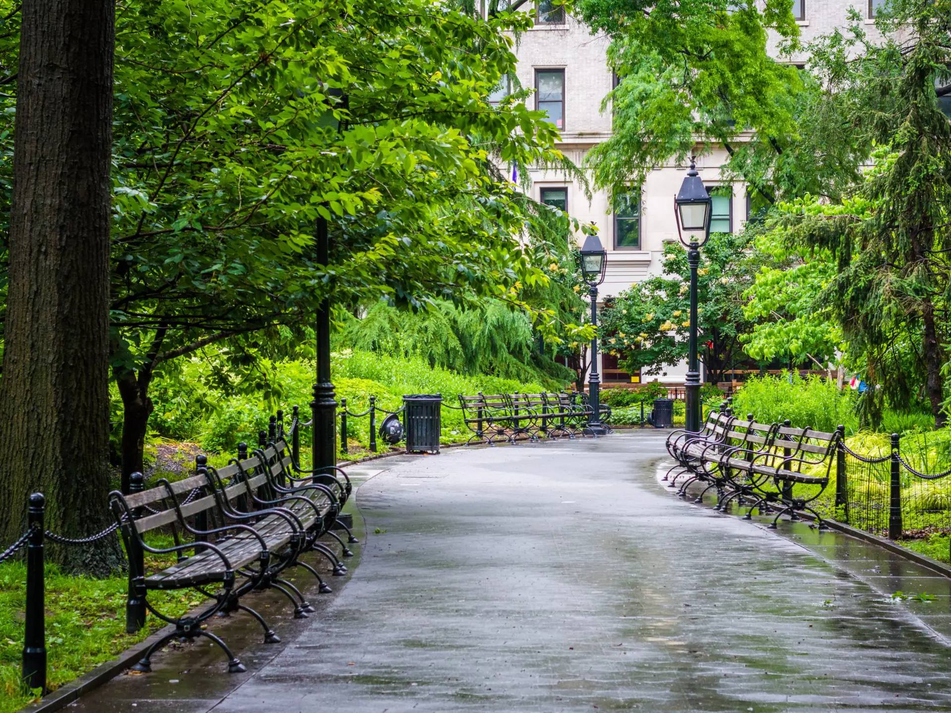 Away from Midtown’s skyscrapers, amazing neighborhoods are what make New York City a world capital. Jon Bilous/Shutterstock