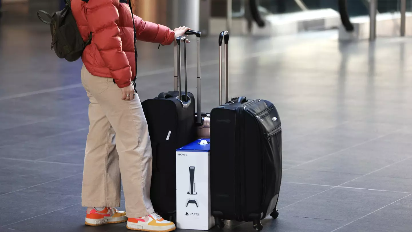 France will roll out its no-domestic-flights policy by banning three routes initially – with more to come © Krisztian Bocsi / Bloomberg / Getty Images