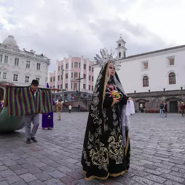 The Ballet Jacchigua perform in Quito's San Francisco Plaza © Lonely Planet