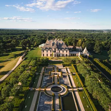 Oheka Castle, one of the famed Gilded Age mansions on Long Island's Gold Coast. Alex Musin/Shutterstock