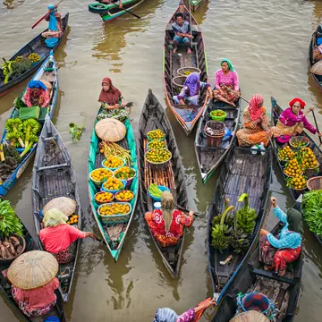 A floating market in Indonesia. Sony Herdiana/Shutterstock