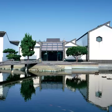 GettyImages-187386807.jpg
Chinese style garden