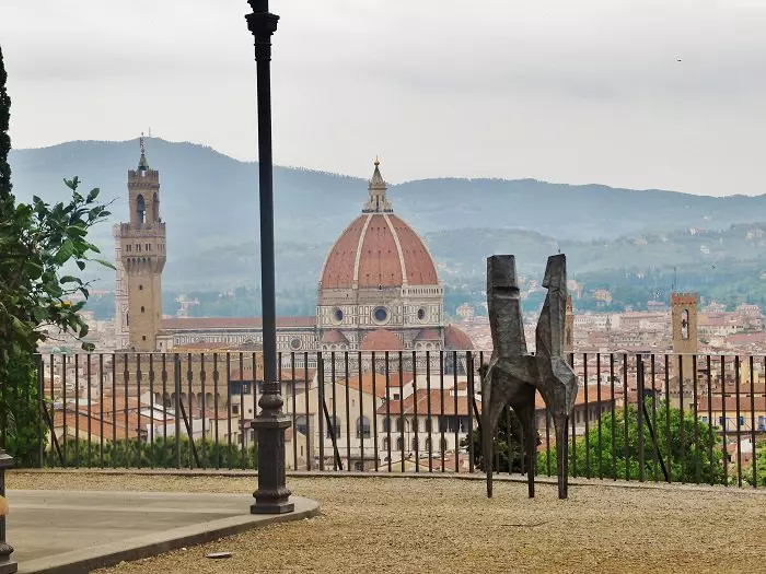 A view from the Giardino Bardini over the Duomo di Firenze, Florence, Tuscany, Italy.